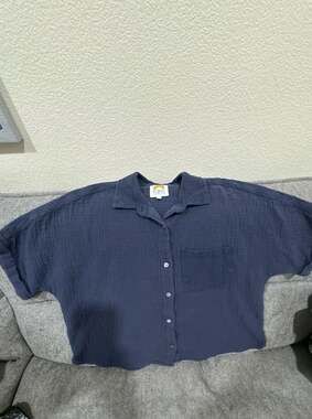C&C California Navy Blue Textured Cotton Gauze Short Sleeve Button Down Shirt